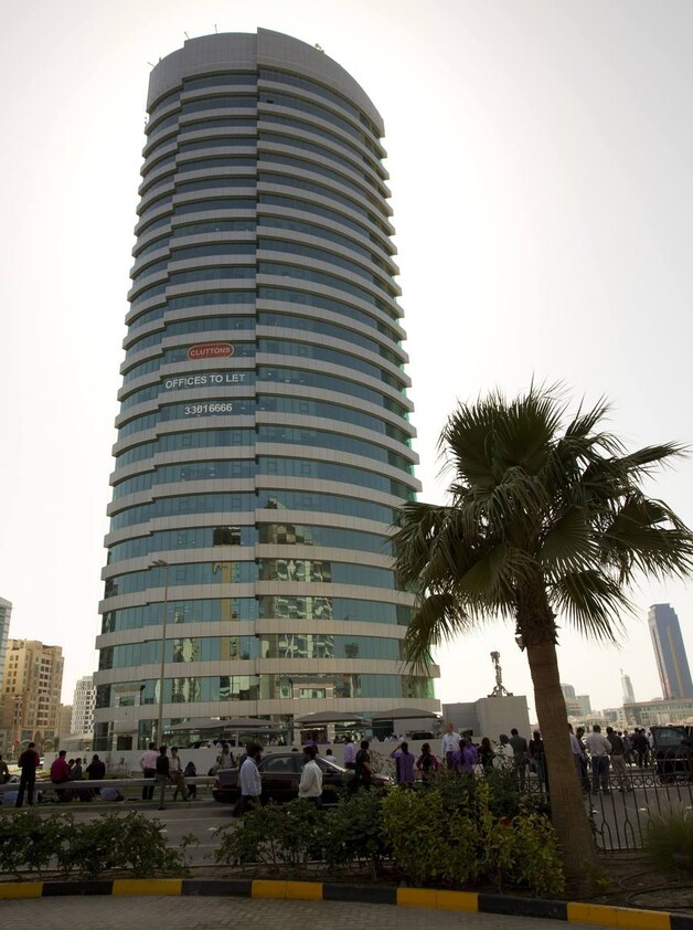 Hoge gebouwen in de landen rond Iran werden ontruimd.