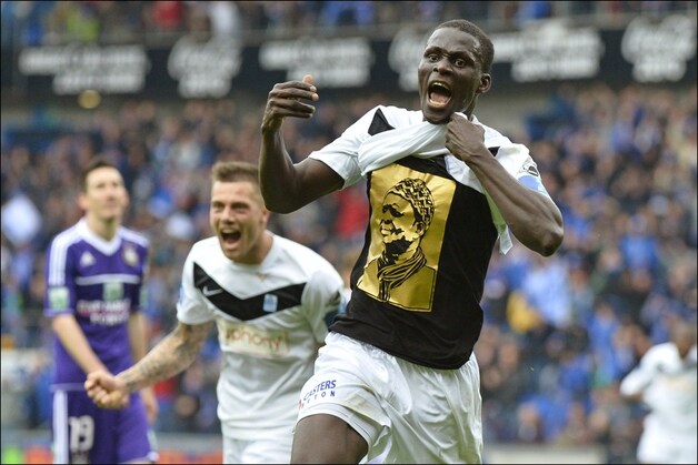 Kara Mbodj maakte op slag gerust gelijk met een weergaloze knal.