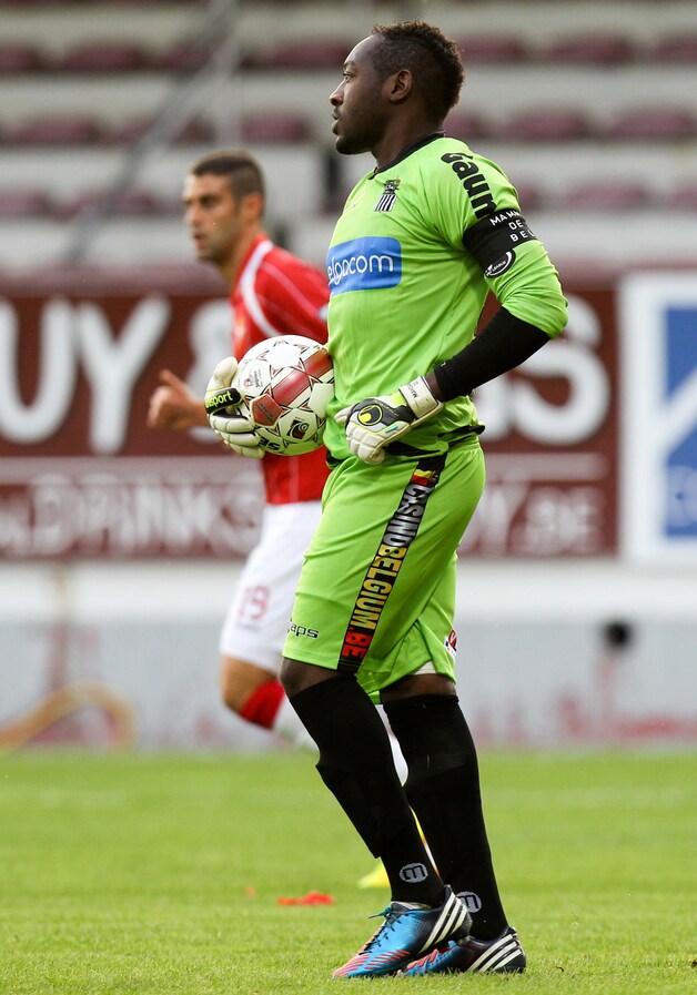 Mandanda krijgt lof van Raman.