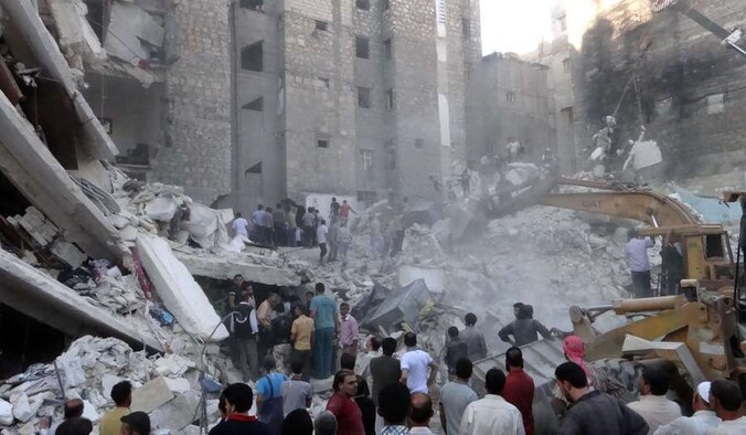 De vernielingen in Aleppo. Het Assadregime en de rebellen beschuldigen elkaar ervan chemische wapens te hebben ingezet.
