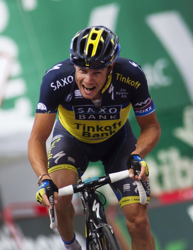 De Ier Nicolas Roche, derde, komt dichter bij de vijfde plaats van Pozzovivo in de algemene stand.