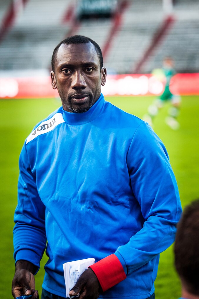 Hasselbaink hinkt al vijf punten achterop met Antwerp.