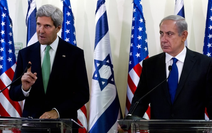 De Amerikaanse minister van Buitenlandse Zaken John Kerry en Israëlisch premier Benjamin Netanyahu.
