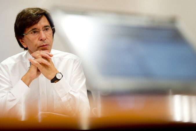 Premier Elio Di Rupo (PS).