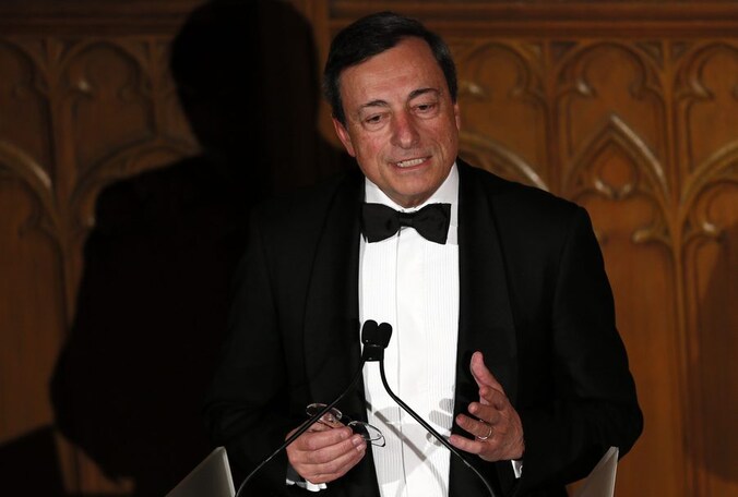 Voorzitter van de ECB, Mario Draghi, tijdens zijn speech in Londen over de toekomst van Europa.