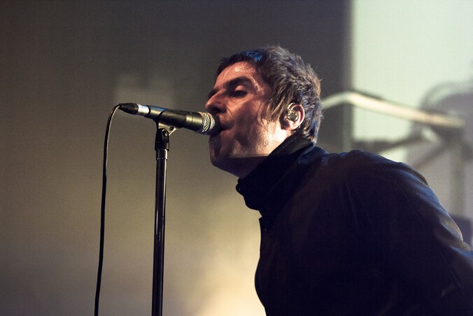Liam Gallagher: "Ik zit niet 's avonds voor ik ga slapen aan Oasisposters te likken en Oasisplaten te draaien."