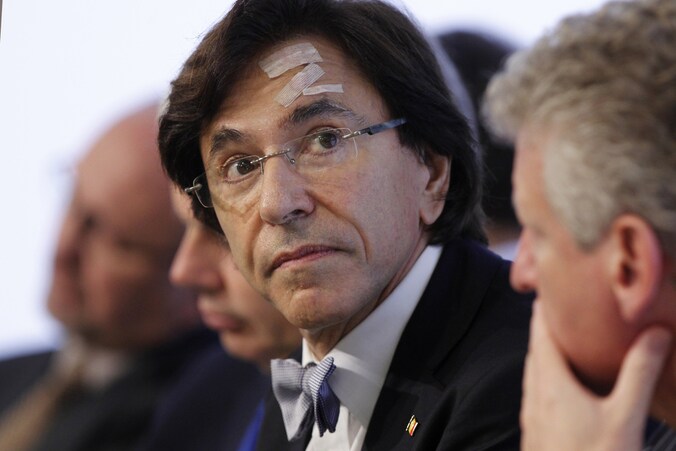 Premier Elio Di Rupo, gehavend na een val afgelopen weekend.