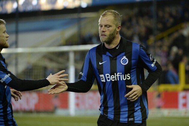 ... en viert zijn goal met Högli.