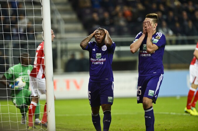Cyriac en Mitrovic kunnen het niet geloven.