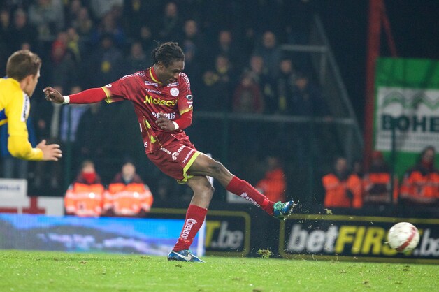 Habibou miste de penalty, maar scoorde in de herneming.
