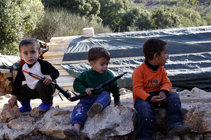 Syrische kinderen in een vluchtelingenkamp in Libanon.