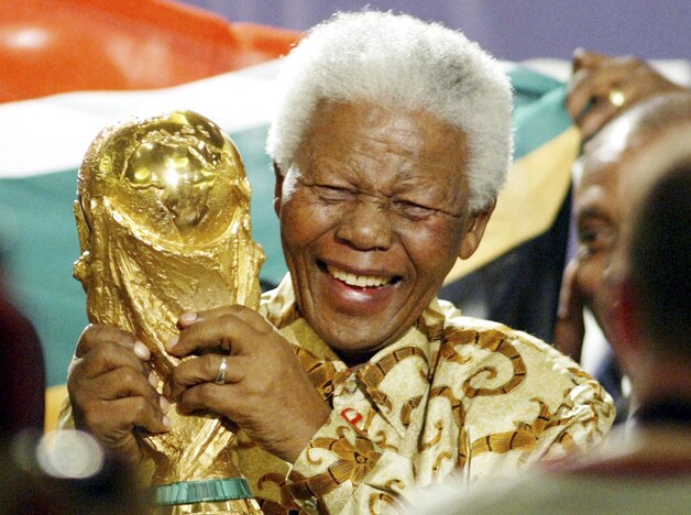 Het WK Voetbal kon in 2010 mee dankzij Mandela naar Zuid-Afrika worden gehaald.