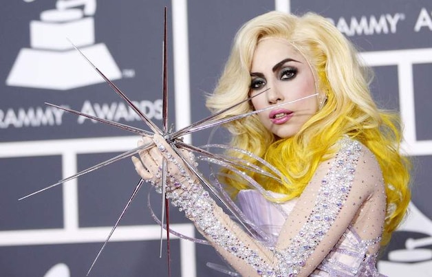 Lady Gaga verscheen in een zeer opvallende outfit.