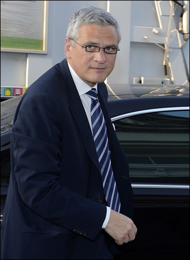 Kris Peeters benadrukt dat hij voor het einde van de maand duidelijkheid wil.