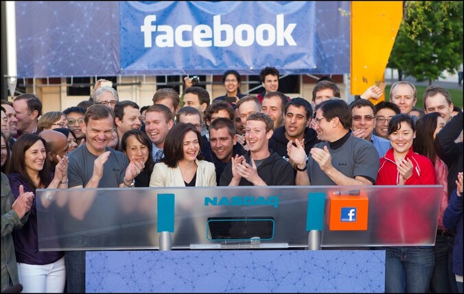 Mark Zuckerberg opende vrijdag het Facebook-aandeel.