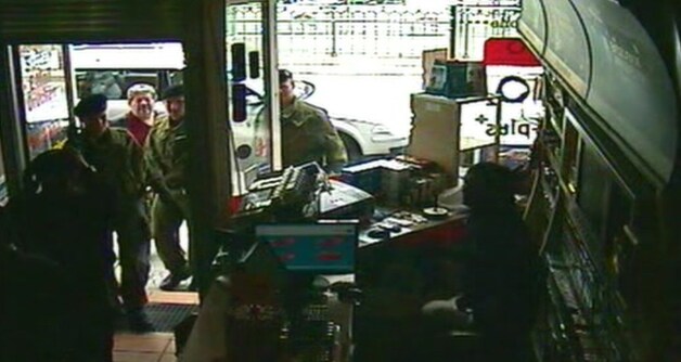 Een beeld van de arrestatie.