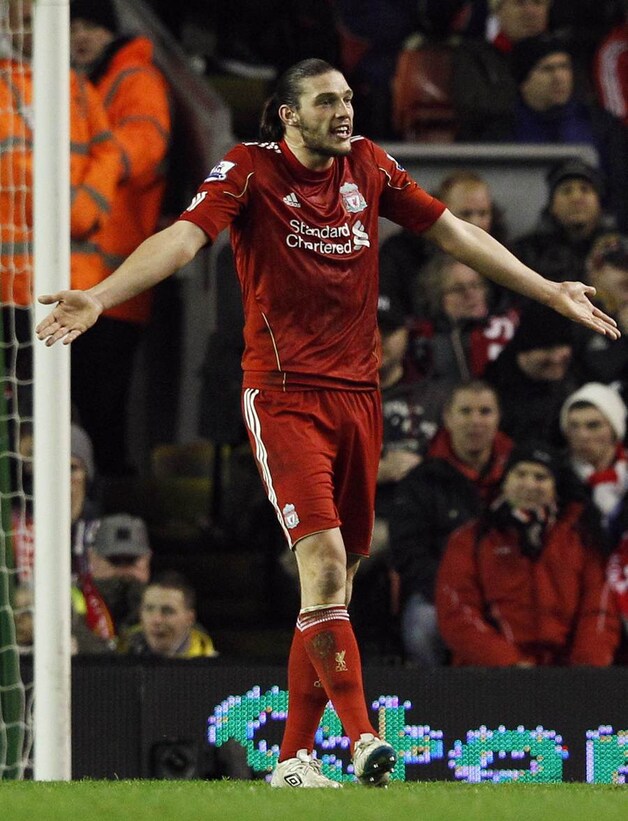 Andy Carroll belichaamt de aanvallende onmacht van Liverpool.