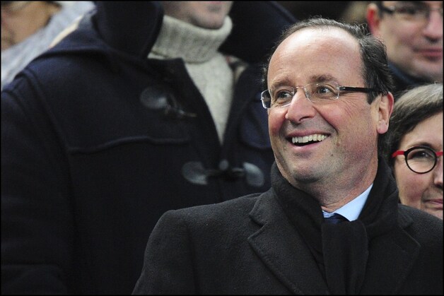 Sarkozy loopt in de peilingen achter op de socialist François Hollande.