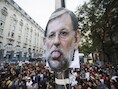 De Spaanse premier Rajoy krijgt het zwaar te verduren bij de protesten in heel Spanje.