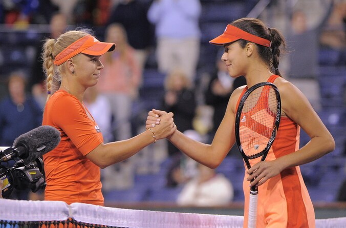 Caroline Wozniacki moest in twee sets buigen voor Ana Ivanovic.