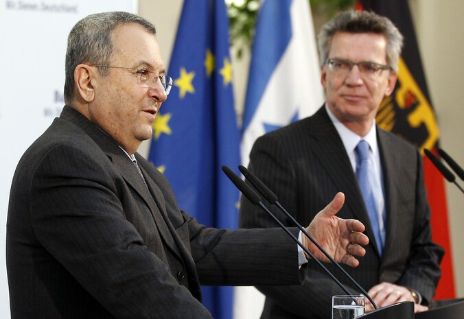 De Israëlische Defensieminister Ehud Barak en zijn Duitse ambtsgenoot Thomas de Maizière.
