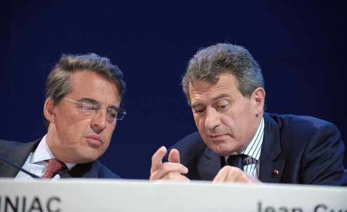 CEO's Alexandre de Juniac en Jean-Cyril Spinetta tijdens de persconferentie vandaag.