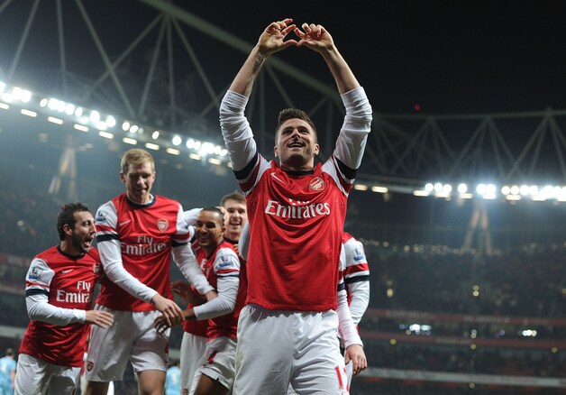 Giroud strooit met hartjes naar het thuispubliek.