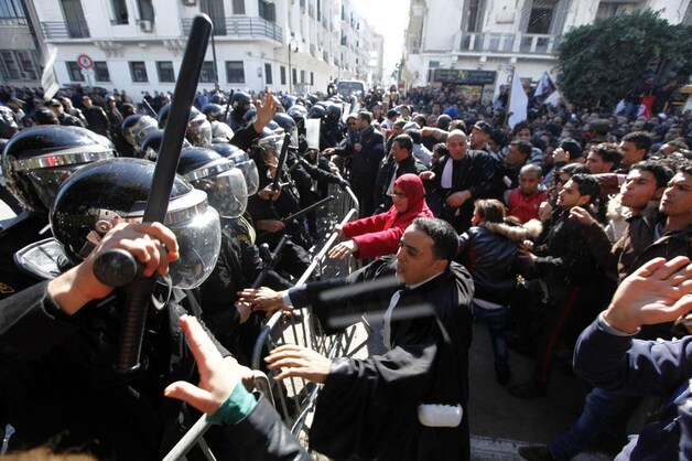 Straatprotest in hoofdstad Tunis na de moord op Belaid.