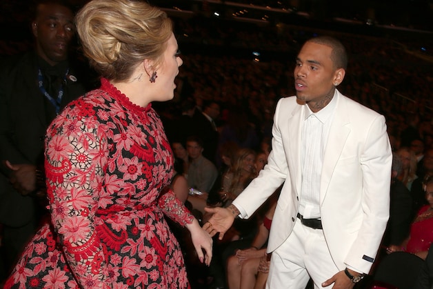 Adele geeft Chris Brown de volle laag.
