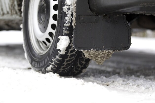 Het nieuwe winteroffensief riskeert de ochtendspits van dinsdag zwaar te hinderen.