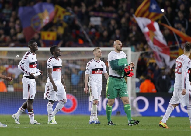 Ac Milan druipt af na een bittere 4-0-pandoering.