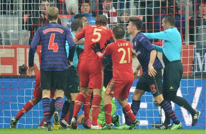 Een opstootje na de 0-2 voor Arsenal.