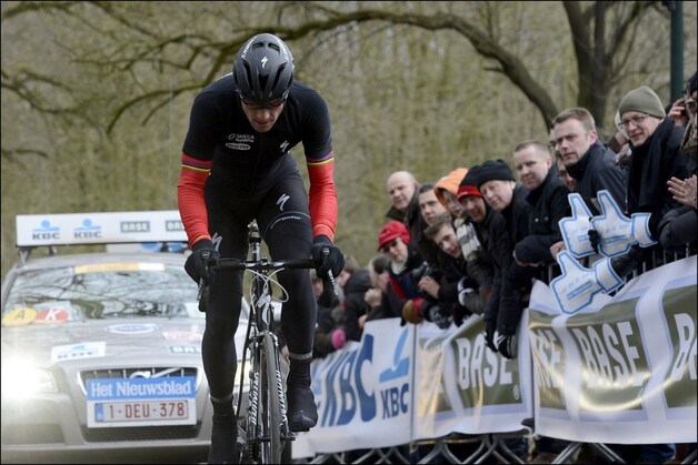 Tom Boonen gaf op na een valpartij.