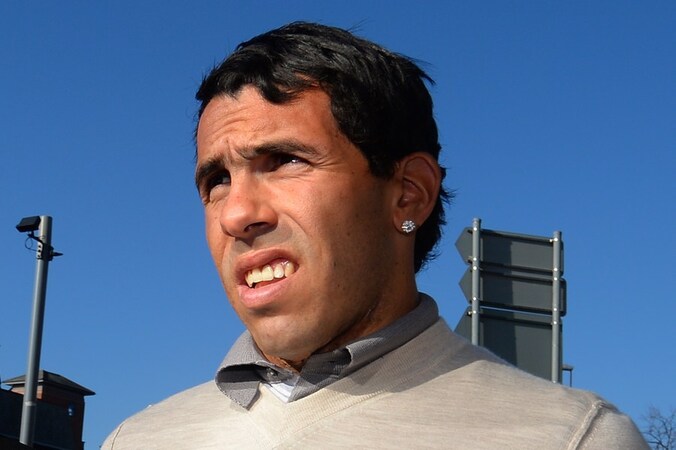 Carlos Tevez vandaag voor het gebouw van de rechtbank in Macclesfield.