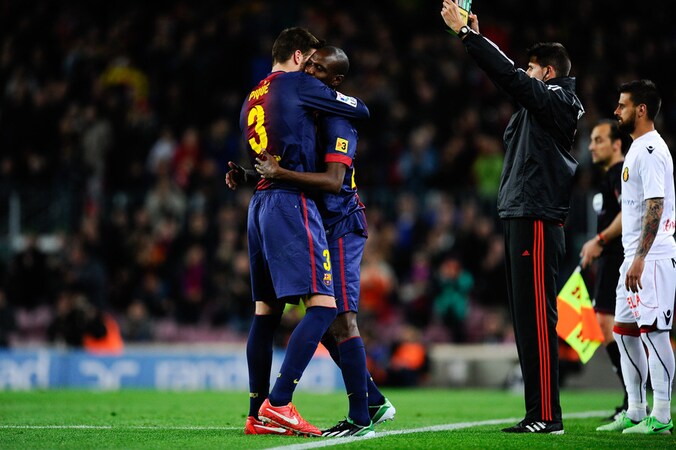 Eric Abidal vierde een nieuwe rentree en mocht na 70 minuten invallen voor Pique.