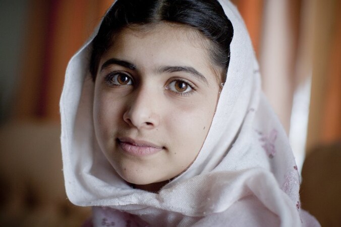 Malala Yousafzai, hier op een foto uit 2009, werd in oktober door de taliban in het hoofd geschoten omdat ze opkwam voor het recht op studeren voor meisjes.