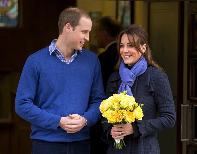 Prins William en prinses Kate bij het verlaten van het Londens ziekenhuis op 6 december.