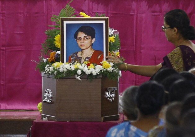 De afscheidsplechtigheid van verpleegster Jacintha Saldanha in de Indiase stad Shirva.
