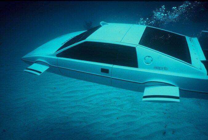 De Lotus Esprit in actie in 'The Spy Who Loved Me'.