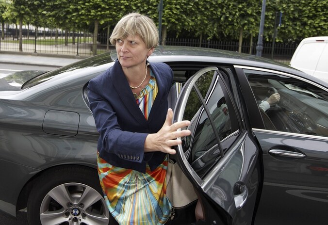 Minister Sabine Laruelle.