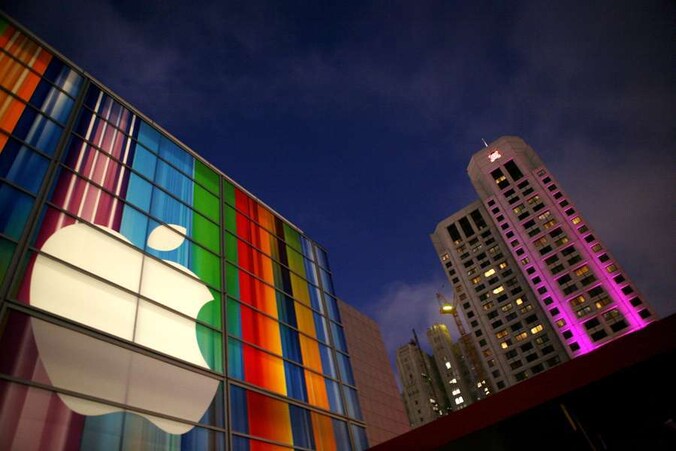 Het Apple-logo op een gebouw in San Francisco.