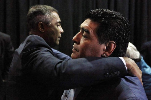 Romario en Maradona in een onderonsje.