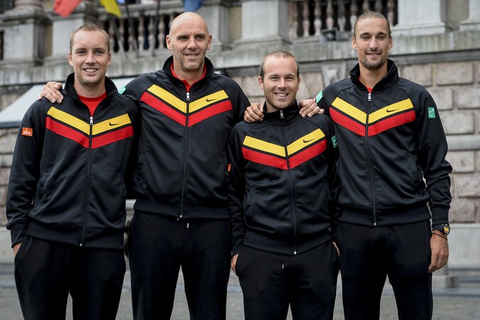 Ruben Bemelmans (r) is klaar voor de Davis Cup-ontmoeting met Israël