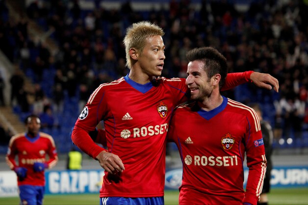 Keisuke Honda heeft CSKA op fraaie wijze op voorsprong gezet.
