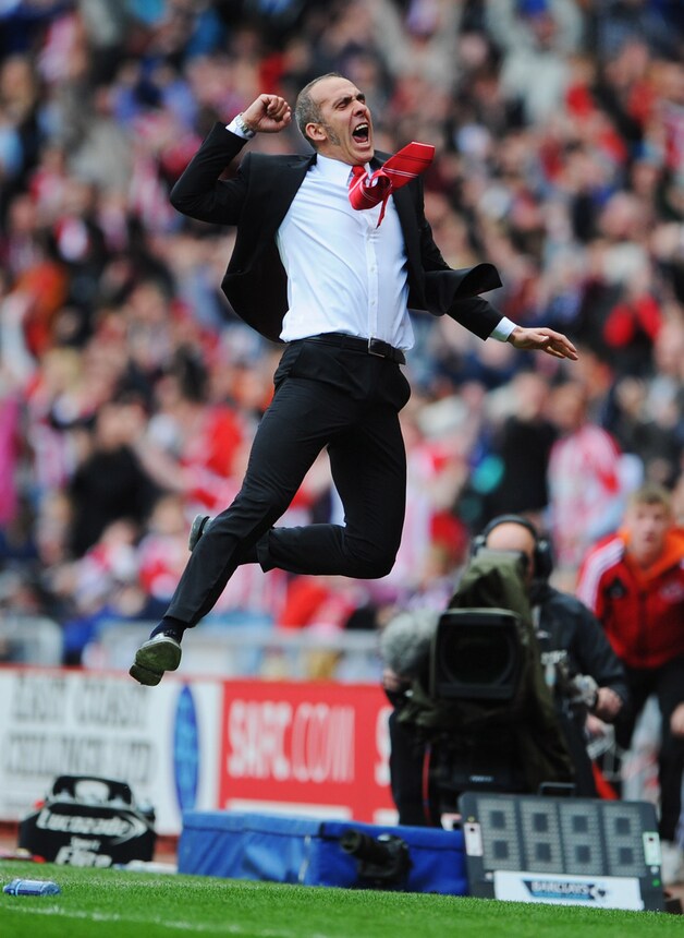 Paolo Di Canio weer door het dolle heen. De manager lijkt de 'Mackems' wel richting veilige haven te loodsen.