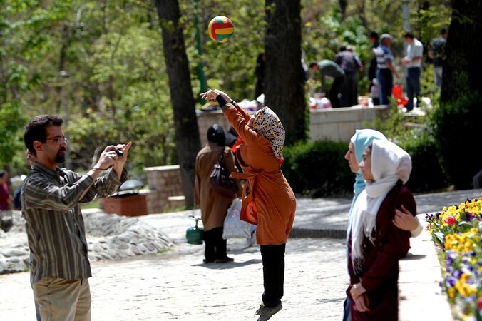 Uiteraard is het programma enkel gericht op gehuwde stellen, in het streng islamitische Iran.