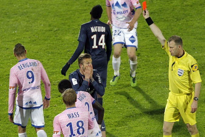 PSG eindigde de wedstrijd met negen na rood voor Verratti en invaller Beckham.