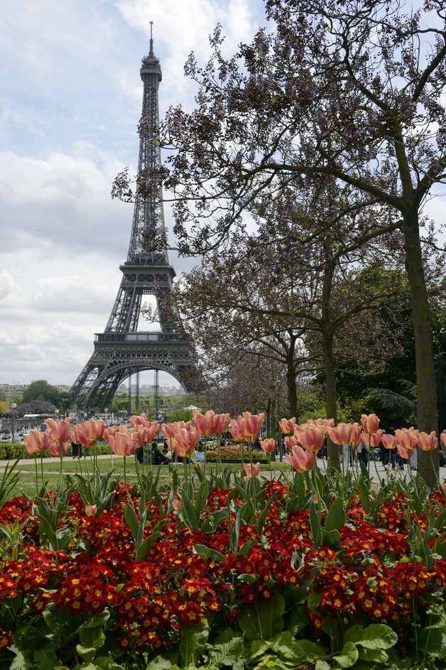 In Parijs wordt de CO2-uitstoot onder andere op de Eiffeltoren gemeten.