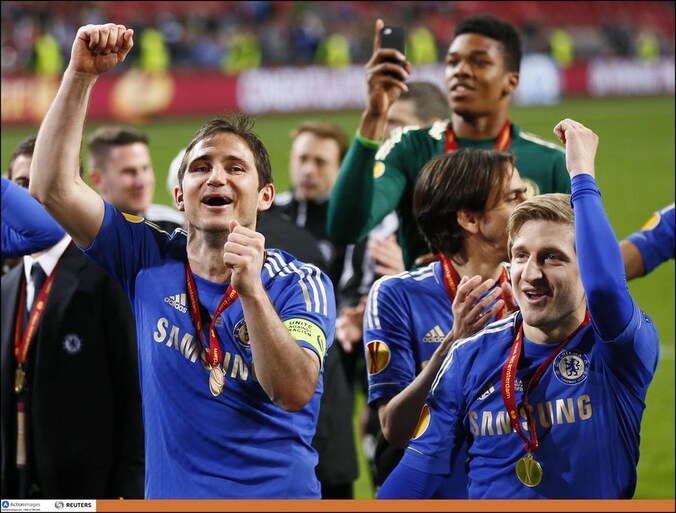 Marko Marin (rechts) naast Frank Lampard.