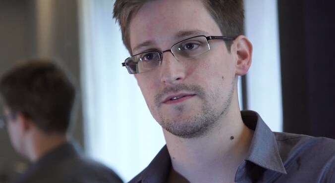 Edward Snowden op een zondag door The Guardian vrijgegeven foto